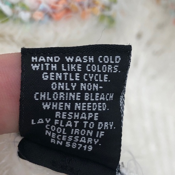 Relativity women’s Cream eyelash sweater Strip L - Picture 9 of 10